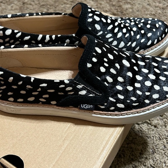 UGG - Picture 2 of 9